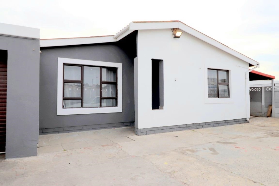 3 Bedroom Property for Sale in Woodlands Western Cape